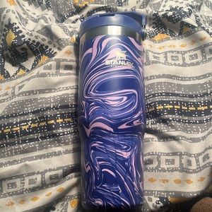 Stanley Water Bottle 30z ( has been used)